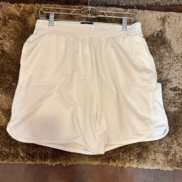 Worn once. Excellent condition. Size XL/2XL. - Picture 2 of 8